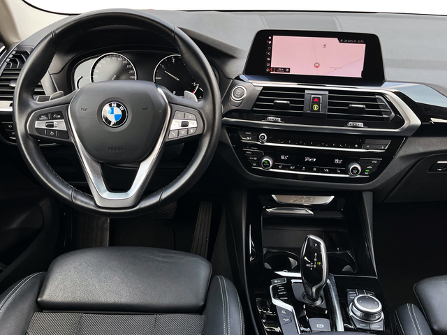 BMW X3 xDrive20d color Blanco. Año 2021. 140KW(190CV). Diésel. En concesionario CARTAGENA PREMIUM S.L. de Murcia