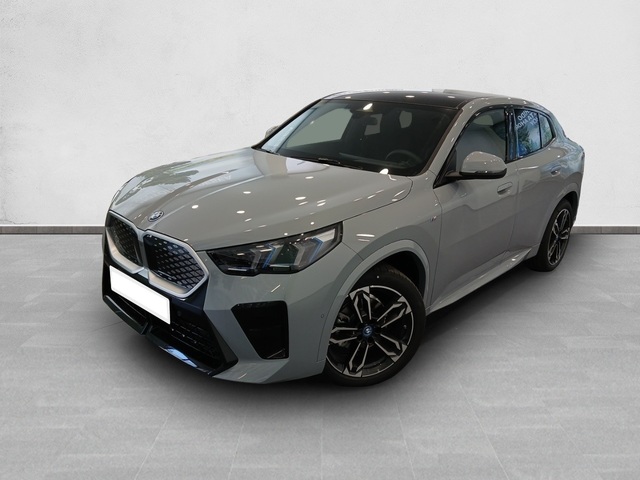 BMW iX2 eDrive20 color Gris. Año 2025. 150KW(204CV). Eléctrico. En concesionario Enekuri Motor de Vizcaya