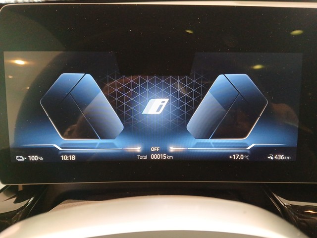 BMW iX2 eDrive20 color Gris. Año 2025. 150KW(204CV). Eléctrico. En concesionario Enekuri Motor de Vizcaya