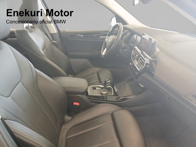 BMW X3 sDrive18d color Negro. Año 2022. 110KW(150CV). Diésel. En concesionario Enekuri Motor de Vizcaya