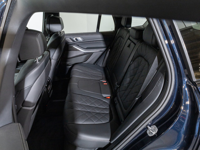 BMW X5 xDrive30d color Negro. Año 2025. 219KW(298CV). Diésel. En concesionario Oliva Motor Girona de Girona