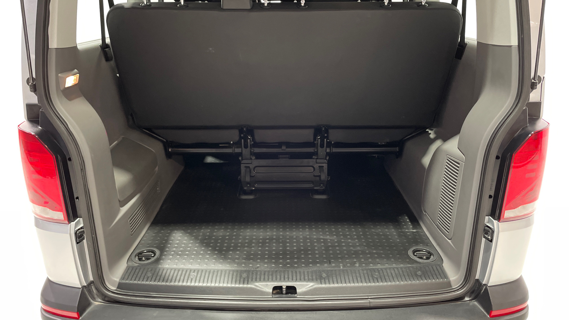Volkswagen Caravelle 2.0 TDI - 7