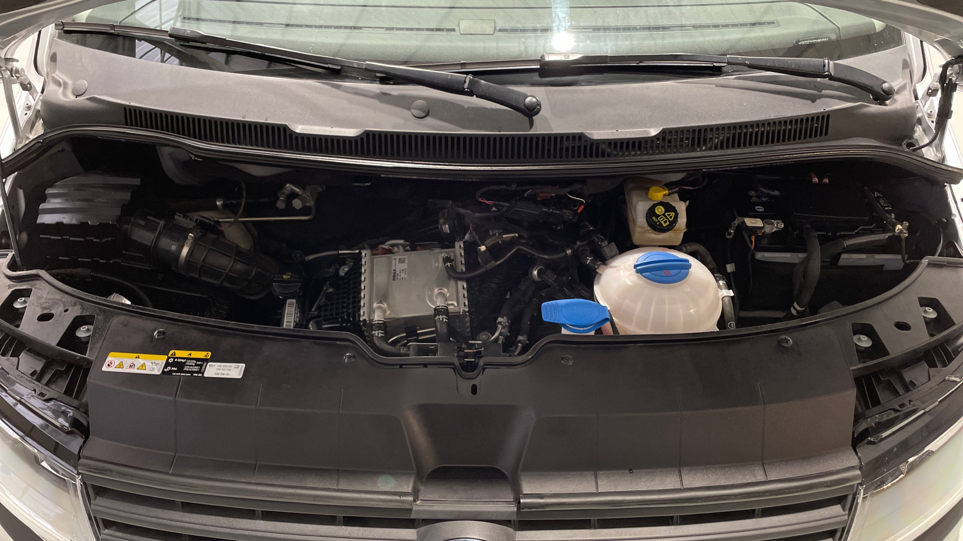 Volkswagen Caravelle 2.0 TDI - 14