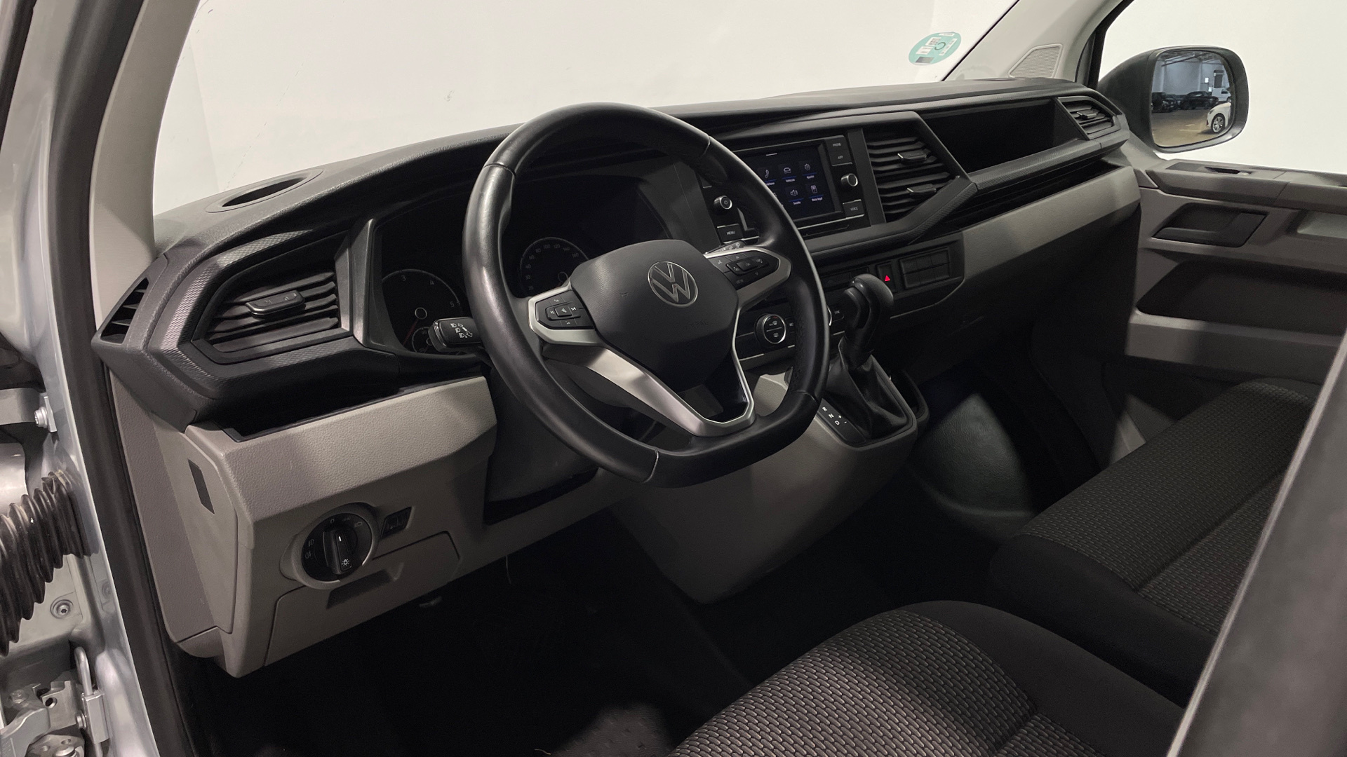 Volkswagen Caravelle 2.0 TDI - 16