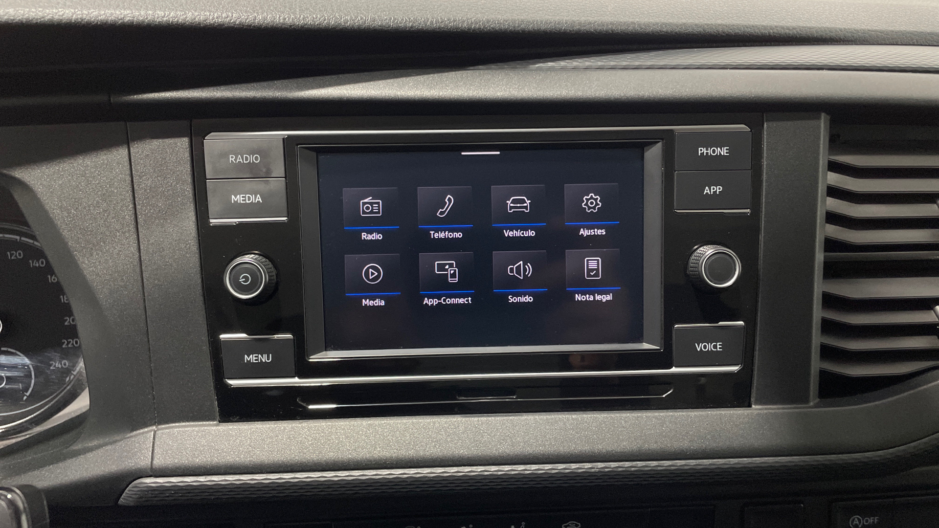 Volkswagen Caravelle 2.0 TDI - 18