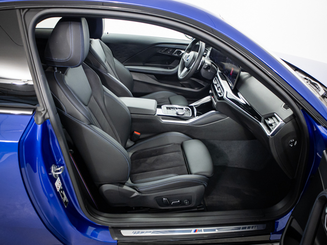 BMW Serie 2 M240i Coupe color Azul. Año 2024. 275KW(374CV). Gasolina. En concesionario BMW Fuenteolid Valladolid de Valladolid