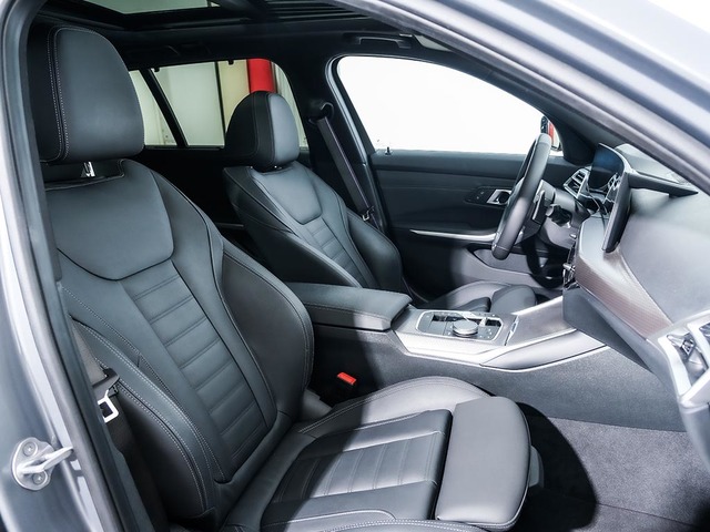 BMW Serie 3 320d Touring color Gris. Año 2025. 140KW(190CV). Diésel. En concesionario Oliva Motor Tarragona de Tarragona