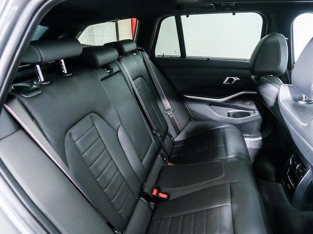 BMW Serie 3 320d Touring color Gris. Año 2025. 140KW(190CV). Diésel. En concesionario Oliva Motor Tarragona de Tarragona