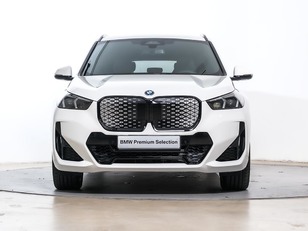 Fotos de BMW iX1 eDrive20 color Blanco. Año 2025. 150KW(204CV). Eléctrico. En concesionario Oliva Motor Tarragona de Tarragona