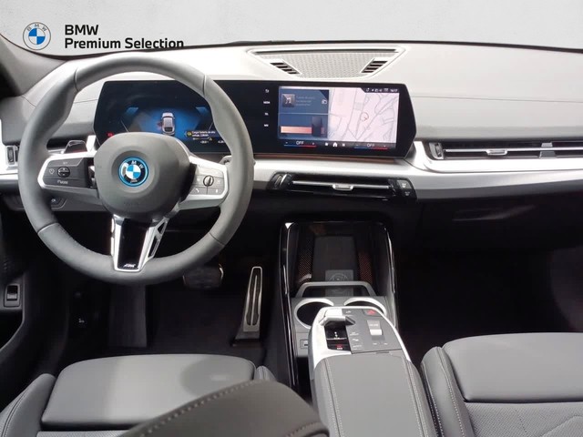 BMW iX2 eDrive20 color Gris. Año 2025. 150KW(204CV). Eléctrico. En concesionario Marmotor de Las Palmas