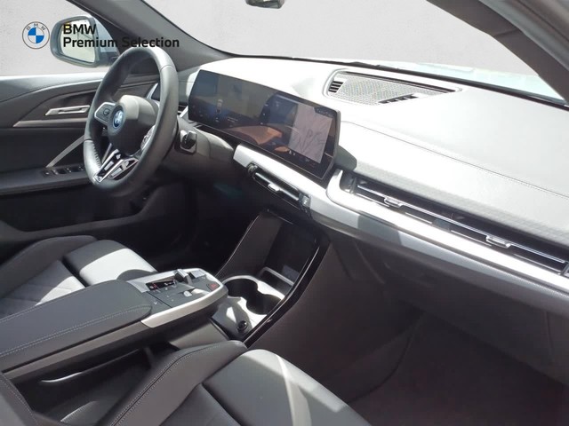 BMW iX2 eDrive20 color Gris. Año 2025. 150KW(204CV). Eléctrico. En concesionario Marmotor de Las Palmas