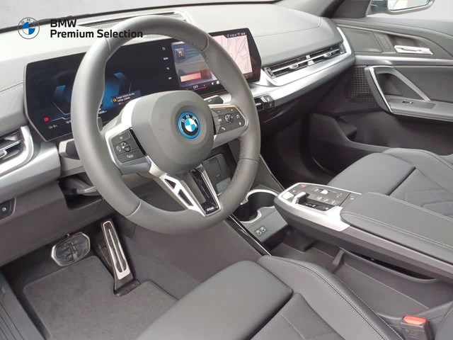 BMW iX2 eDrive20 color Gris. Año 2025. 150KW(204CV). Eléctrico. En concesionario Marmotor de Las Palmas