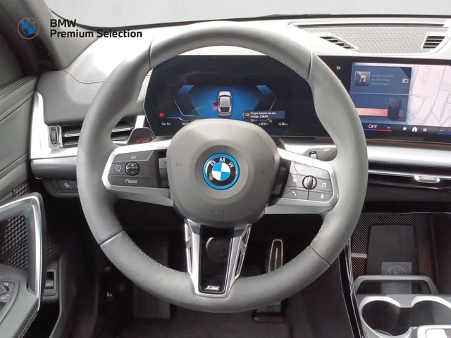 BMW iX2 eDrive20 color Gris. Año 2025. 150KW(204CV). Eléctrico. En concesionario Marmotor de Las Palmas