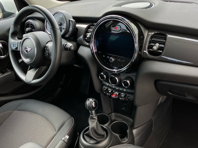 fotoG 7 del MINI MINI 5 Puertas Cooper 100 kW (136 CV) 136cv Gasolina del 2021 en León