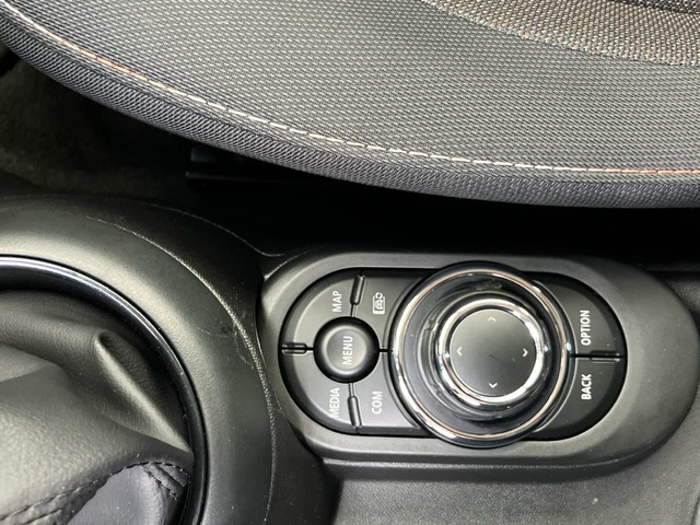 fotoG 22 del MINI MINI 5 Puertas Cooper 100 kW (136 CV) 136cv Gasolina del 2021 en León