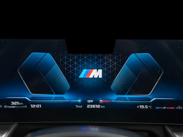 BMW X1 M35i color Verde. Año 2024. 221KW(300CV). Gasolina. En concesionario Caetano Cuzco Raimundo Fernandez Villaverde, 45 de Madrid