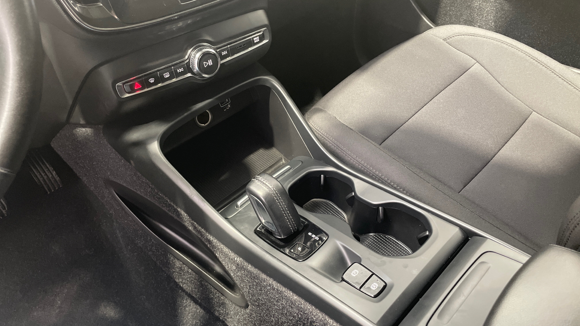 Volvo XC40 B4 G - 18