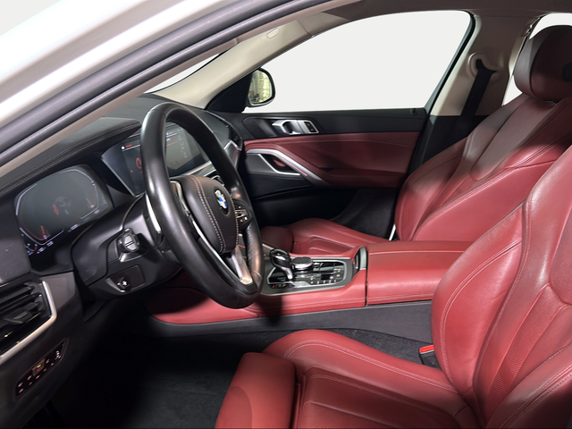 BMW X6 xDrive30d color Blanco. Año 2021. 210KW(286CV). Diésel. En concesionario San Pablo Motor | Su Eminencia de Sevilla