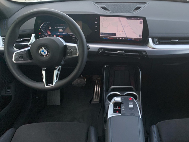 BMW X1 sDrive18d color Blanco. Año 2024. 110KW(150CV). Diésel. En concesionario Celtamotor Pontevedra de Pontevedra