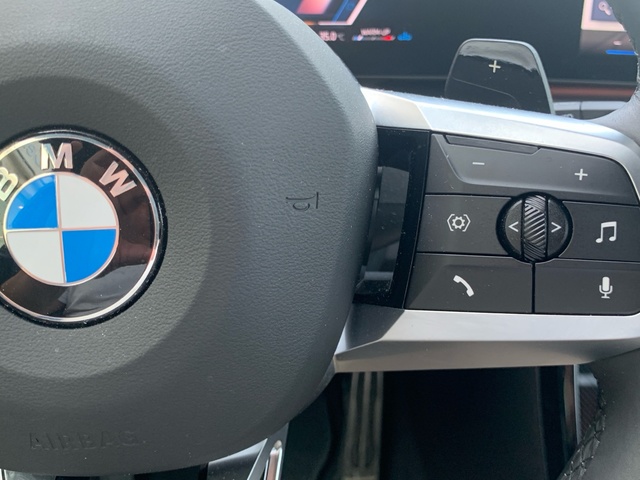 BMW X1 sDrive18d color Blanco. Año 2024. 110KW(150CV). Diésel. En concesionario Celtamotor Pontevedra de Pontevedra