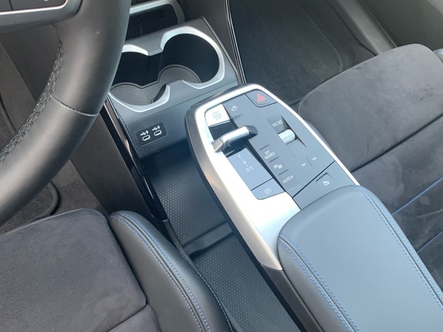 BMW X1 sDrive18d color Blanco. Año 2024. 110KW(150CV). Diésel. En concesionario Celtamotor Pontevedra de Pontevedra