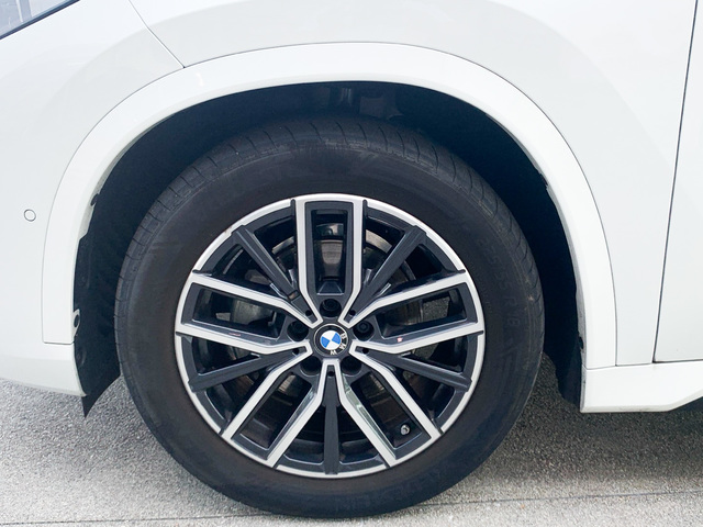 BMW X1 sDrive18d color Blanco. Año 2024. 110KW(150CV). Diésel. En concesionario Celtamotor Pontevedra de Pontevedra