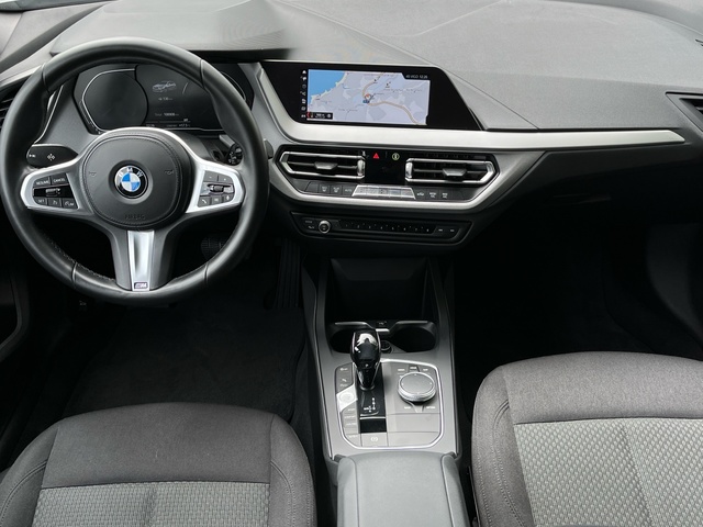 BMW Serie 1 116d color Gris Plata. Año 2020. 85KW(116CV). Diésel. En concesionario Celtamotor Vigo de Pontevedra