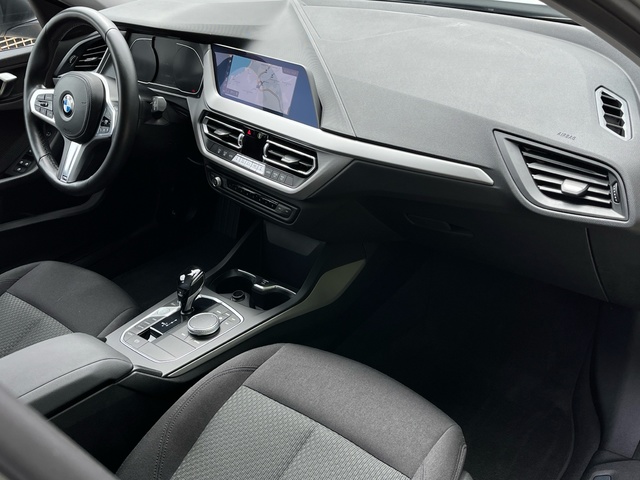 BMW Serie 1 116d color Gris Plata. Año 2020. 85KW(116CV). Diésel. En concesionario Celtamotor Vigo de Pontevedra