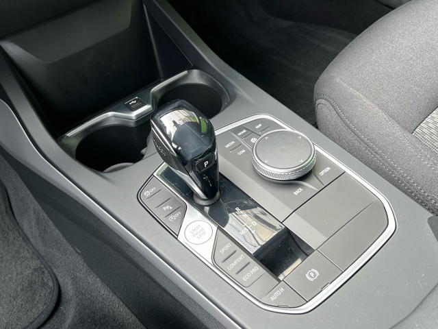 BMW Serie 1 116d color Gris Plata. Año 2020. 85KW(116CV). Diésel. En concesionario Celtamotor Vigo de Pontevedra