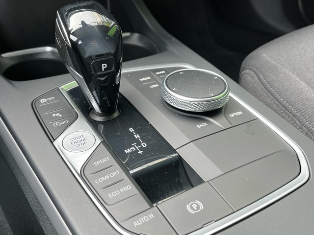 BMW Serie 1 116d color Gris Plata. Año 2020. 85KW(116CV). Diésel. En concesionario Celtamotor Vigo de Pontevedra
