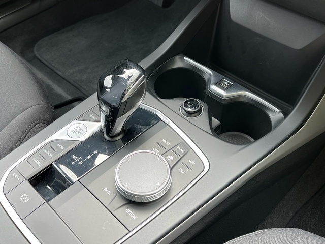 BMW Serie 1 116d color Gris Plata. Año 2020. 85KW(116CV). Diésel. En concesionario Celtamotor Vigo de Pontevedra
