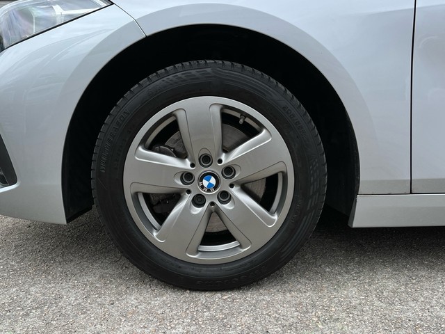 BMW Serie 1 116d color Gris Plata. Año 2020. 85KW(116CV). Diésel. En concesionario Celtamotor Vigo de Pontevedra