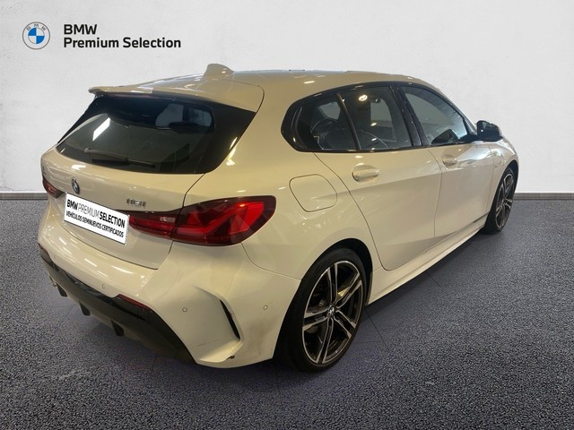 BMW Serie 1 118i color Blanco. Año 2023. 103KW(140CV). Gasolina. En concesionario Marmotor de Las Palmas