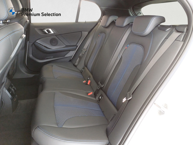BMW Serie 1 118i color Blanco. Año 2023. 103KW(140CV). Gasolina. En concesionario Marmotor de Las Palmas