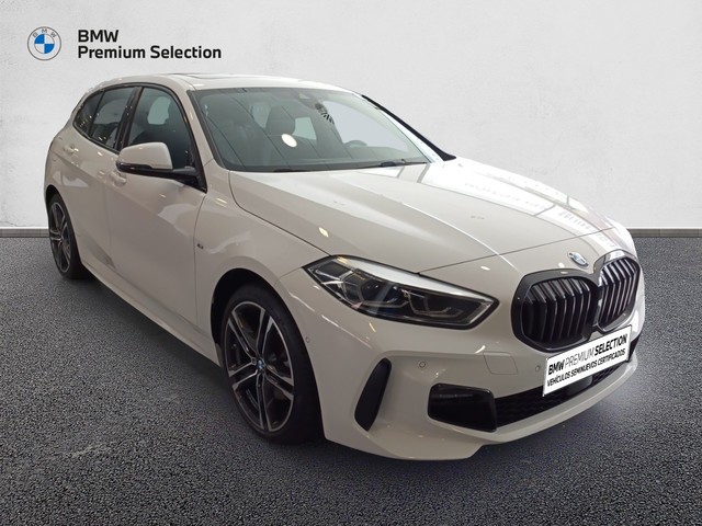 BMW Serie 1 118i color Blanco. Año 2023. 103KW(140CV). Gasolina. En concesionario Marmotor de Las Palmas