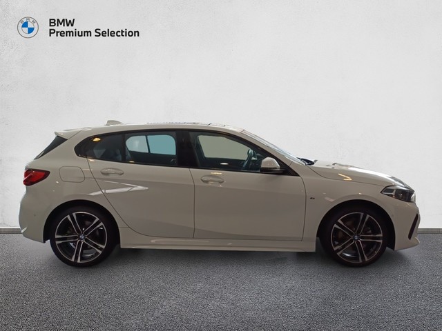 BMW Serie 1 118i color Blanco. Año 2023. 103KW(140CV). Gasolina. En concesionario Marmotor de Las Palmas