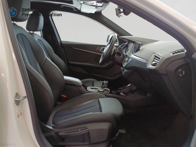 BMW Serie 1 118i color Blanco. Año 2023. 103KW(140CV). Gasolina. En concesionario Marmotor de Las Palmas