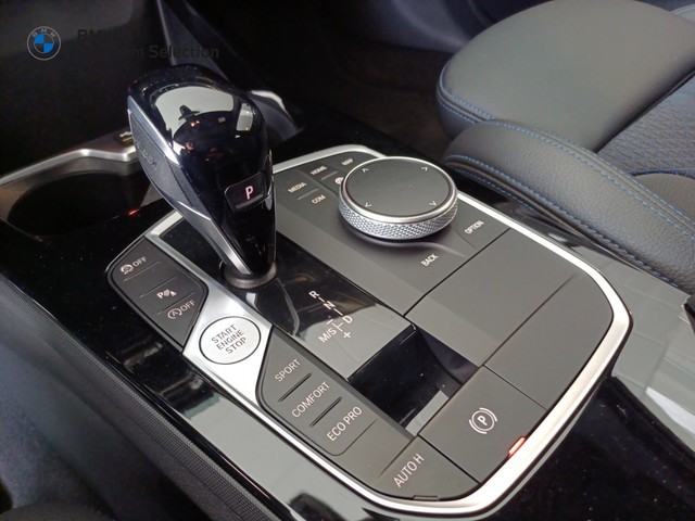 BMW Serie 1 118i color Blanco. Año 2023. 103KW(140CV). Gasolina. En concesionario Marmotor de Las Palmas