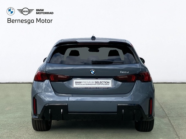 BMW Serie 1 120d color Gris. Año 2025. 120KW(163CV). Diésel. En concesionario Bernesga Motor León (Bmw y Mini) de León
