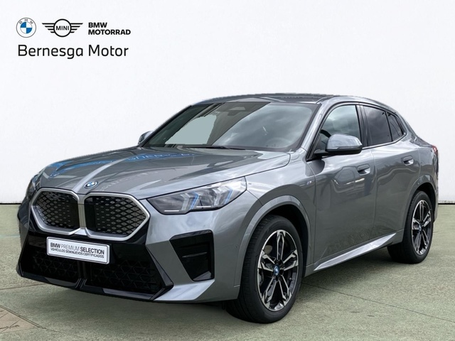BMW iX2 eDrive20 color Gris. Año 2025. 150KW(204CV). Eléctrico. En concesionario Bernesga Motor León (Bmw y Mini) de León