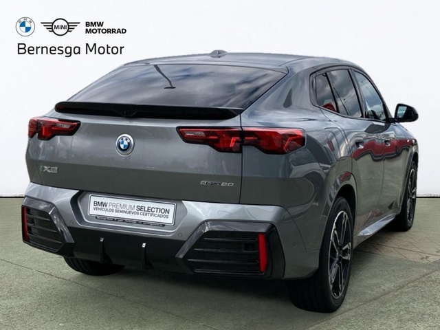 BMW iX2 eDrive20 color Gris. Año 2025. 150KW(204CV). Eléctrico. En concesionario Bernesga Motor León (Bmw y Mini) de León