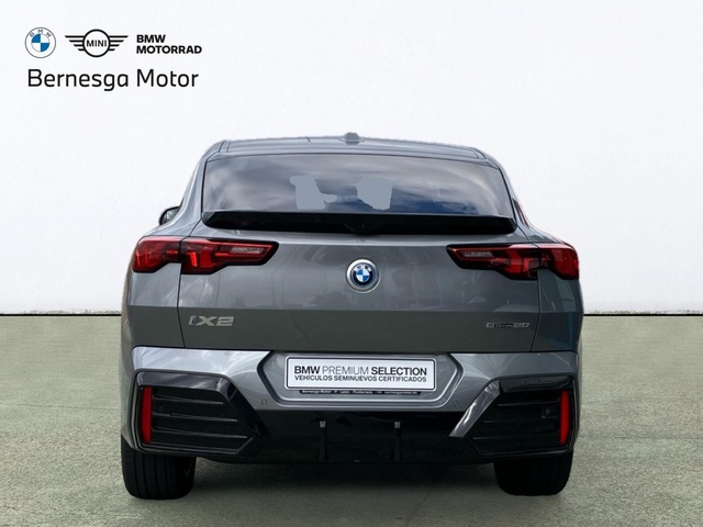 BMW iX2 eDrive20 color Gris. Año 2025. 150KW(204CV). Eléctrico. En concesionario Bernesga Motor León (Bmw y Mini) de León