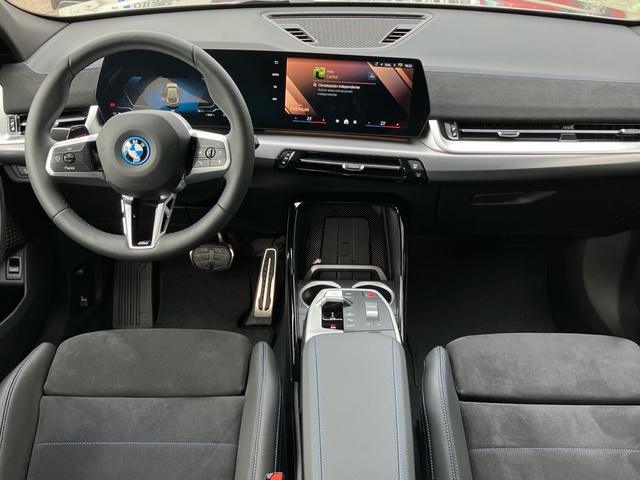 BMW iX2 eDrive20 color Gris. Año 2025. 150KW(204CV). Eléctrico. En concesionario Bernesga Motor León (Bmw y Mini) de León
