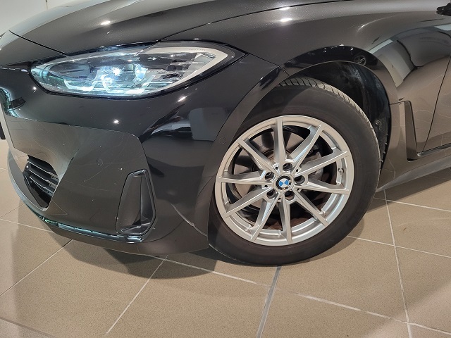 BMW Serie 4 420d Gran Coupe color Negro. Año 2022. 140KW(190CV). Híbrido Electro/Diesel. En concesionario Movitransa Cars Jerez de Cádiz