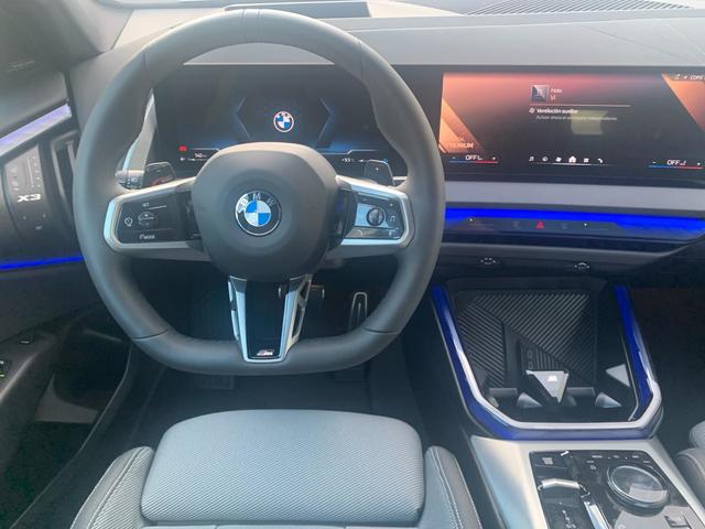 BMW X3 xDrive20d color Azul. Año 2024. 145KW(197CV). Diésel. En concesionario Automotor Premium Velázquez - Málaga de Málaga