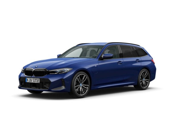 BMW Serie 3 330e Touring color Azul. Año 2024. 215KW(292CV). Híbrido Electro/Gasolina. En concesionario Movilnorte El Plantio de Madrid
