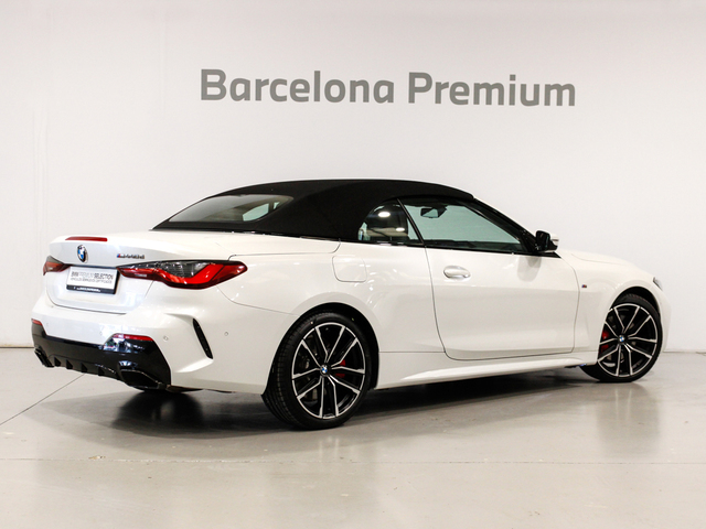 BMW Serie 4 M440d Cabrio color Blanco. Año 2024. 250KW(340CV). Diésel. En concesionario Barcelona Premium -- GRAN VIA de Barcelona