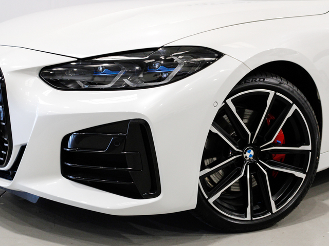 BMW Serie 4 M440d Cabrio color Blanco. Año 2024. 250KW(340CV). Diésel. En concesionario Barcelona Premium -- GRAN VIA de Barcelona