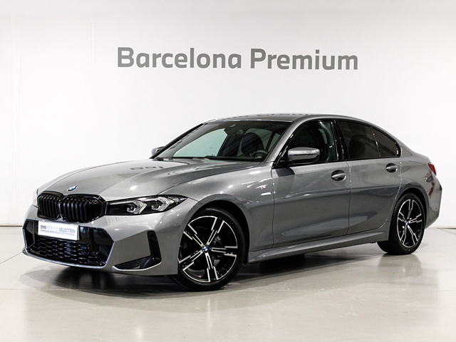 BMW Serie 3 318d color Gris. Año 2024. 110KW(150CV). Diésel. En concesionario Barcelona Premium -- GRAN VIA de Barcelona