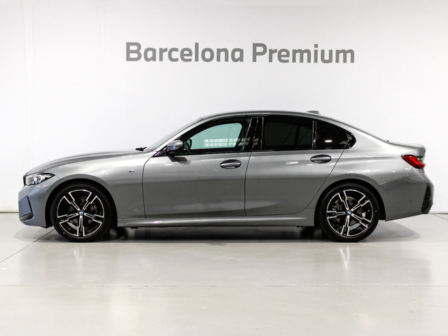 BMW Serie 3 318d color Gris. Año 2024. 110KW(150CV). Diésel. En concesionario Barcelona Premium -- GRAN VIA de Barcelona